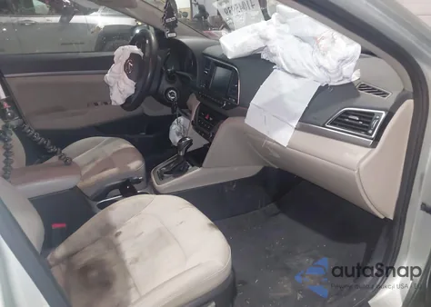 2017 Hyundai Elantra Se z USA, uszkodzony, nr VIN 5NPD84LF7HH130812